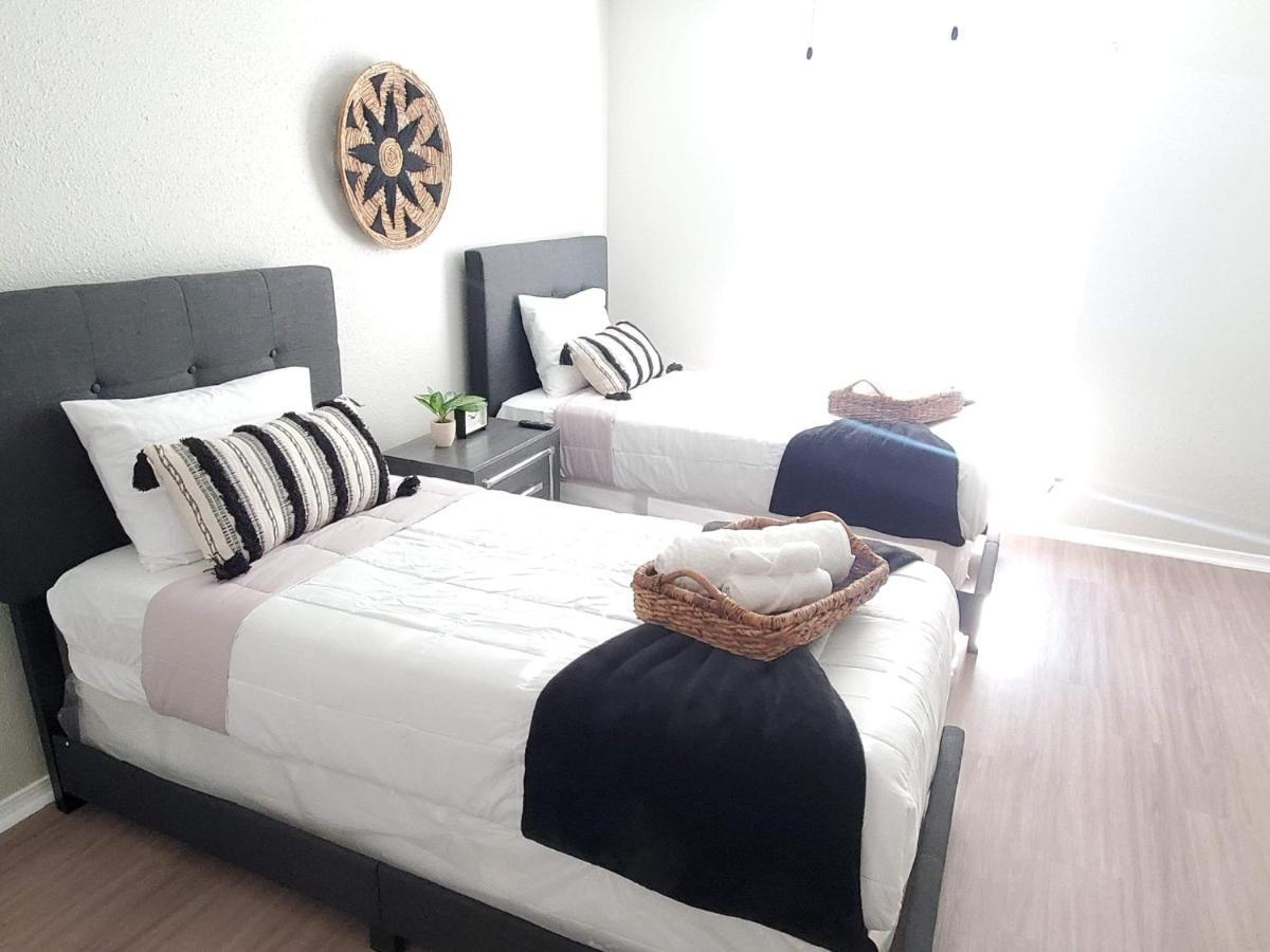 Fashionable Stylish Apartment Х'юстон Екстер'єр фото